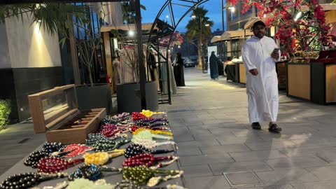 عرض سبح في معرض وهج فيلاجيو بالمنطقة الشرقية