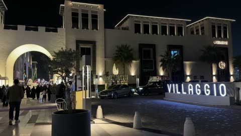 مجمع فيلاجيو التجاري في السعودية مشهد ليلي