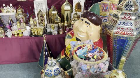 Traditional Ramadan Lanterns and Decorations Market Display