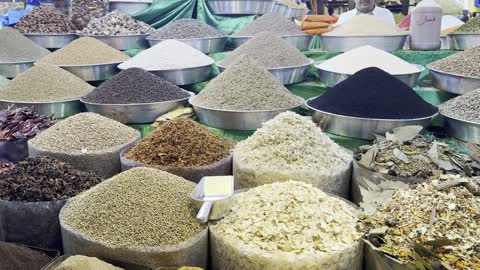 فيديو سوق التوابل والبهارات الشعبية التقليدية