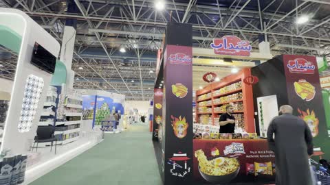 جولة في منصات معرض الأغذية والمشروبات التجاري
