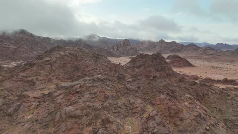 جبال الصحراء السعودية لقطات جوية بطائرة درون
