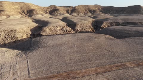 مناظر طبيعية صحراوية وأودية في السعودية تصوير جوي