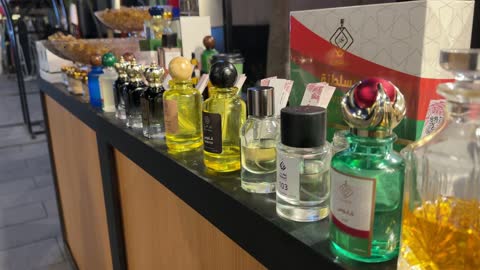 عرض عطور فاخرة في معرض وهج فيلاجيو الشرقية