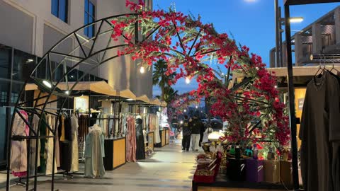 معرض وهج فيلاجيو الخبر سوق خارجي في المساء