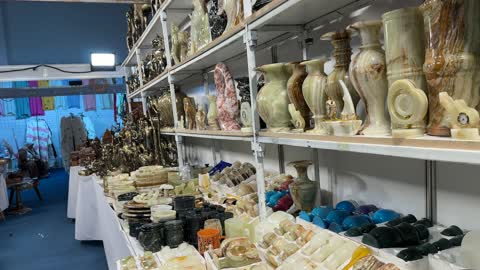 مزهريات حجرية في معرض هلا فبراير إكسبو الظهران