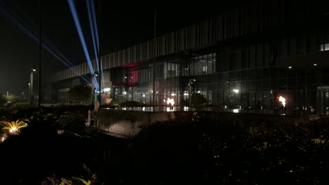 فعاليات معرض هلا فبراير في مركز إكسبو الظهران ليلا