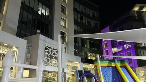 فعاليات ليالي إعمار جدة منطقة ألعاب للأطفال ليلا