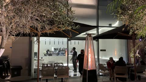 مقهى بلاك سيتي ووك الخبر جلسات خارجية ليلية