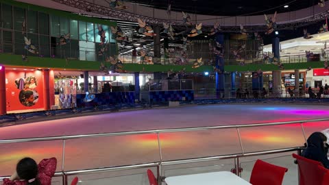 صالة التزلج على الجليد في الظهران مول