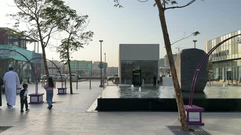 سيتي ووك الخبر السعودية في ساحة خارجية ومشي الزوار