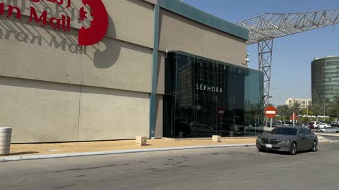 الظهران مول والواجهة الخارجية لمتجر سيفورا في الخبر