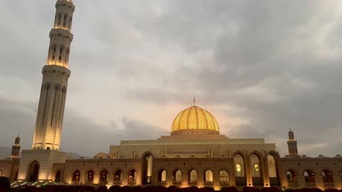جامع السلطان قابوس الأكبر مسقط عمان لقطات الشفق