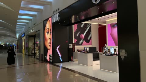 متجر نارس في الظهران مول السعودية