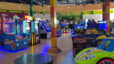 منطقة الألعاب والترفيه الداخلي في الظهران مول