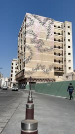 جدارية الخط العربي في شارع البلد بجدة