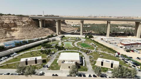 جسر ومنتزه وادي حنيفه في الرياض