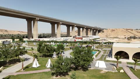 جسر ومنتزه وادي حنيفه في الرياض
