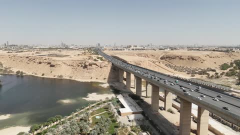 جسر ومنتزه وادي حنيفه في الرياض