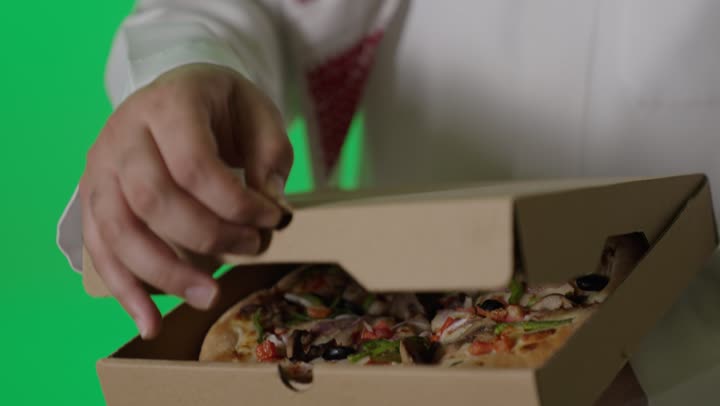 فتح علبة بيتزا خضروات خلفية شاشة خضراء كروما