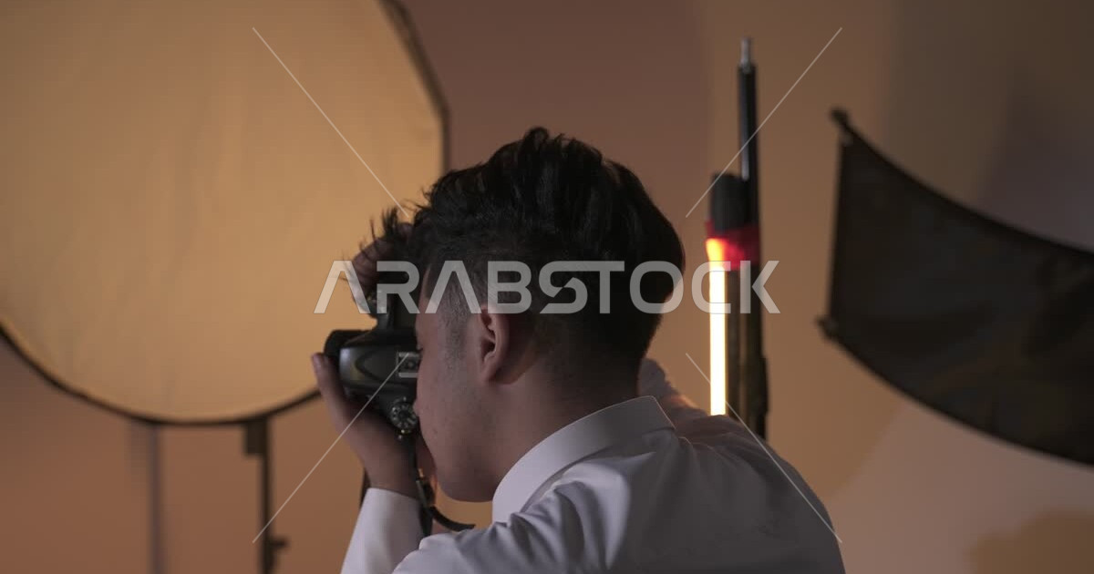 A photo session for a Saudi Arabian Gulf woman, preparations and