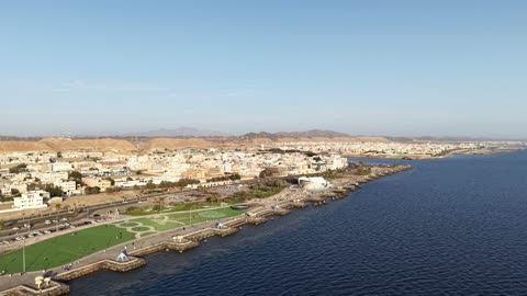 تصوير جوي لمدينة ضباء الساحلية وكورنيش البحر الأحمر