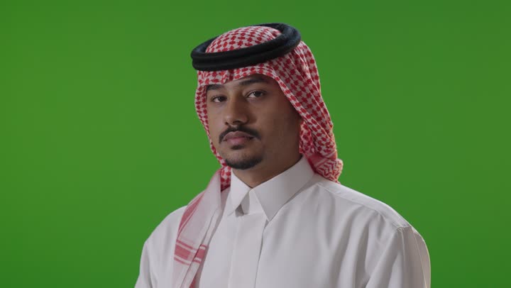 Saudi Man in Traditional Dress Green Screen Video