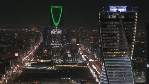 أفق مدينة الرياض برج المملكة والمجدول في الليل