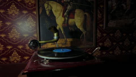 فونوغراف قديم يدور في مدينة ينبع السعودية