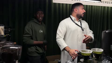 تحضير القهوة المختصة في معرض لمتنا بالظهران إكسبو