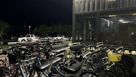 دراجات الممشى الفني بجدة في رمضان ليلاً