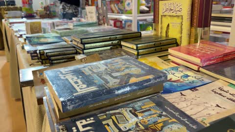 معرض الكتب العربية في الظهران لقطة قريبة