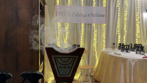 مبخرة بخور تقليدية في معرض عطور بالظهران والدمام