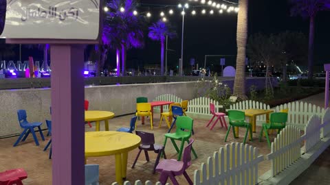 ركن جلسات الأطفال في فعاليات مدينة الدمام ليلاً