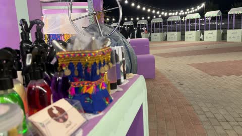 سوق بسطة خير ليلًا في واجهة الدمام البحرية