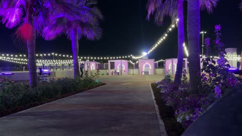 فعالية بسطة خير واجهة الدمام البحرية ليلاً