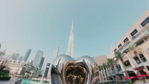Burj Khalifa Dubai Chrome Heart Sculpture Tilt Video