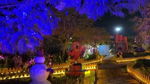 فيديو حديقة العجائب في الجبيل السعودية ليلاً