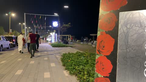 احتفالات العيد في كورنيش الدمام ليلاً