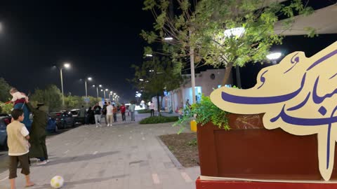 احتفالات عيد الفطر في الدمام لقطة ليلية للممشى