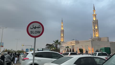 احتفالات العيد في مساجد الدمام والزحام المروري