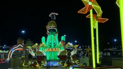 ملاهي بنانا بيتش الخبر في الليل