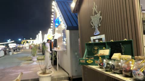 سوق البخور في ليالي الخبر بنانا بيتش ليلاً