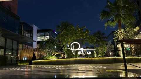 فيديو ساحة باتيو التجارية في الليل