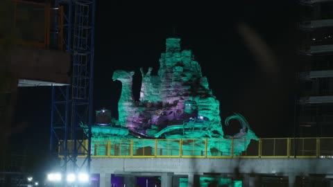 مشروع الألعاب المائية في القدية ليلًا بالرياض