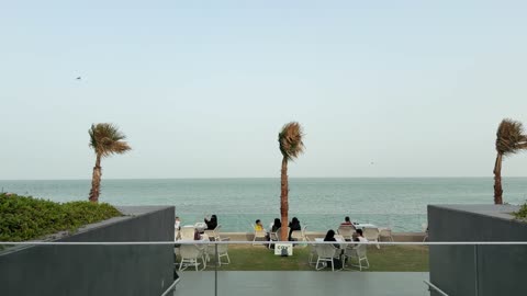 مجمع مطل الخبر جلسات خارجية مطلة على البحر