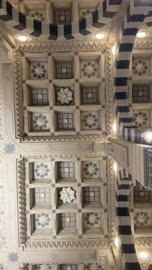 تفاصيل سقف المسجد المزخرف والعمارة الإسلامية