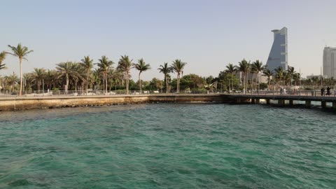 واجهة جدة البحرية وأفق كورنيش البحر الأحمر