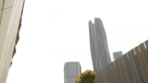 ناطحات سحاب حديثة في المنطقة المالية بالرياض