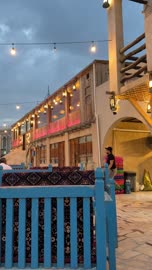 فيديو مطعم عربي تراثي خارجي في المساء